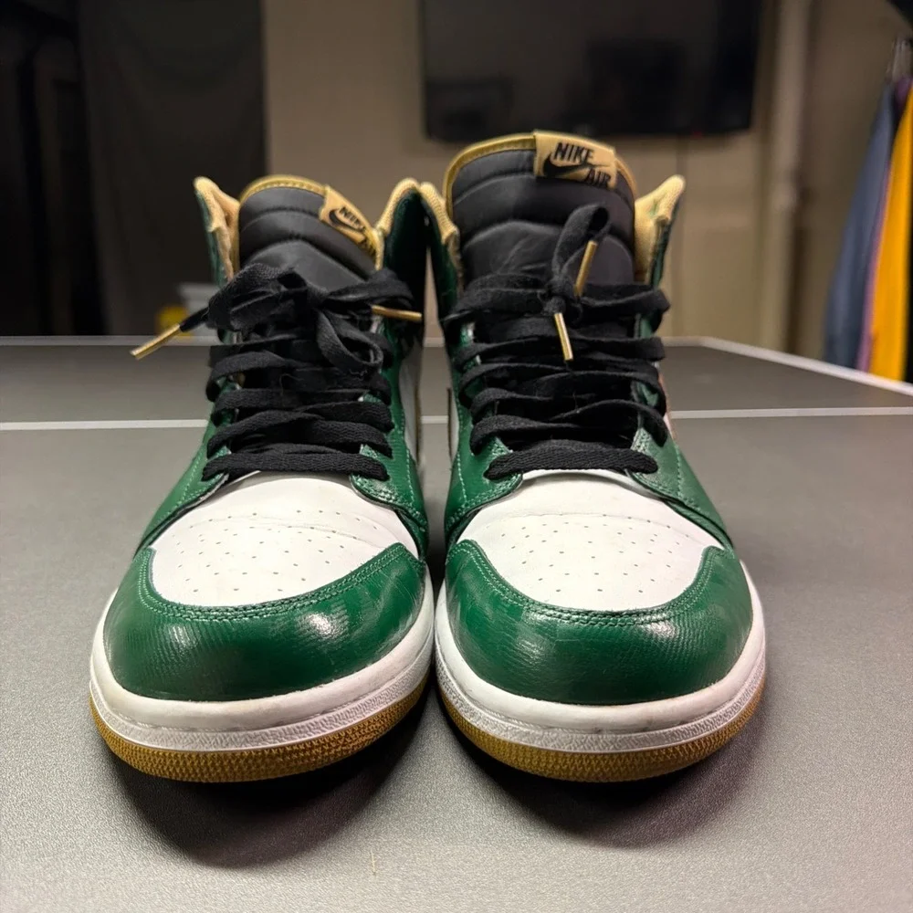 Nike Air Jordan 1 Retro High OG Celtics Sneakers 555088-315 Sz 12.5